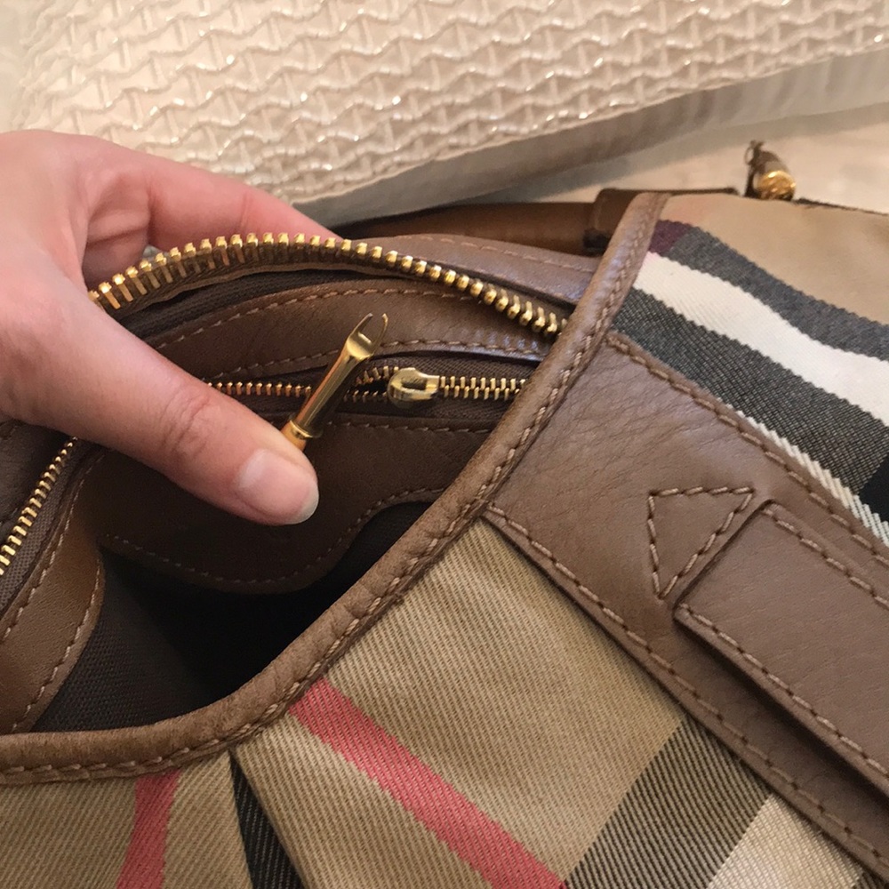 Burberry bag - Picture 5 of 9